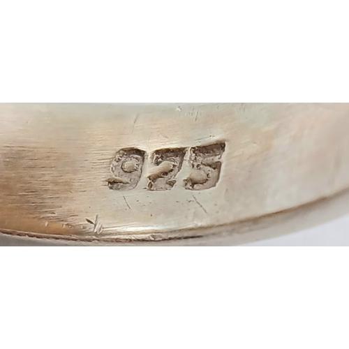1715 - An impressive 925 silver large pear shaped natural Agate stone set ring. Total weight 10.6G. Size P.