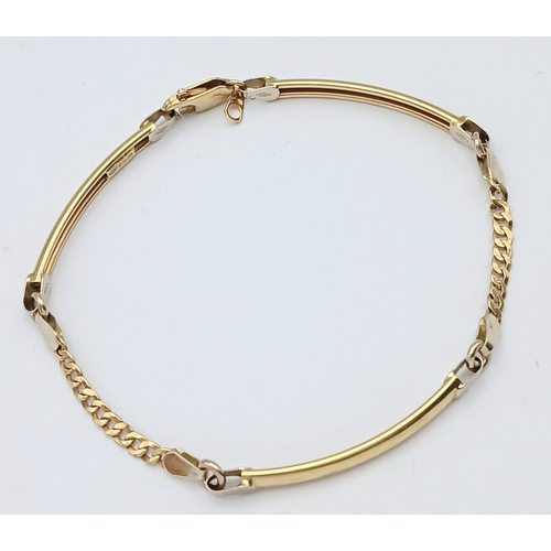 1212 - An 18K Yellow Gold Three Bar Link Curb Chain Bracelet with Lobster Clasp. Hallmarked 18K 750, Total ... 