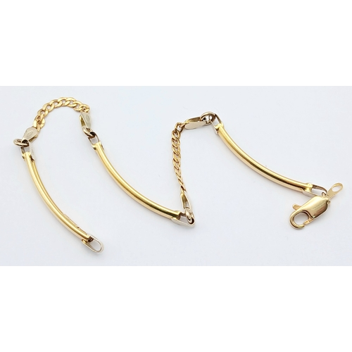 1212 - An 18K Yellow Gold Three Bar Link Curb Chain Bracelet with Lobster Clasp. Hallmarked 18K 750, Total ... 