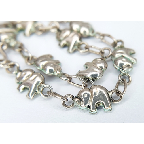1201 - A very cute 925 Silver Elephant Bracelet. 17.5cm length, 3.43g weight.