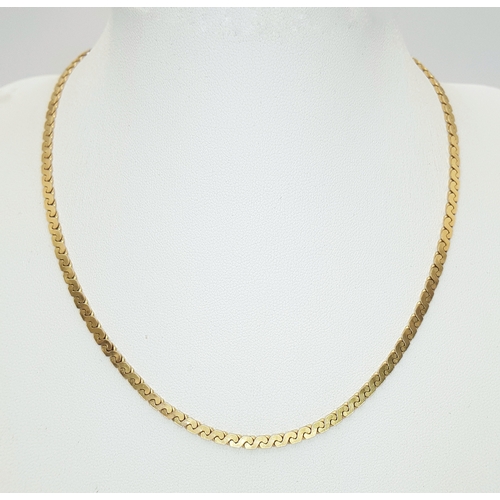 29 - A 9K Yellow Gold S-Link Chain Necklace. 38cm. 10.6g.