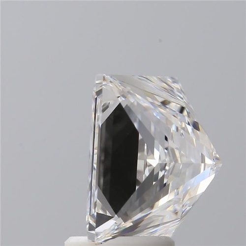 57 - A 4.52ct Princess Cut Lab-Grown Diamond. Colour E, clarity VS2. IGI certified. Cert no: LG764676830.... 
