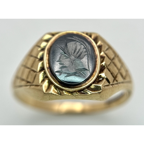 32 - A 9K Yellow Gold Intaglio Stone Set Signet Ring. Size Y. 3.5g.