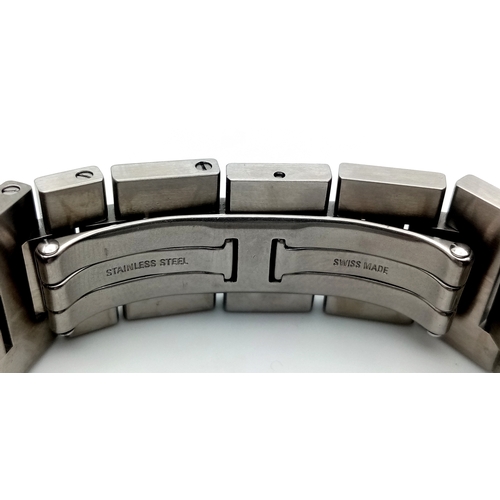 10 - A Pasha de Cartier Automatic Diamond Ladies Watch. Stainless steel bracelet and case - 36mm. Diamond... 