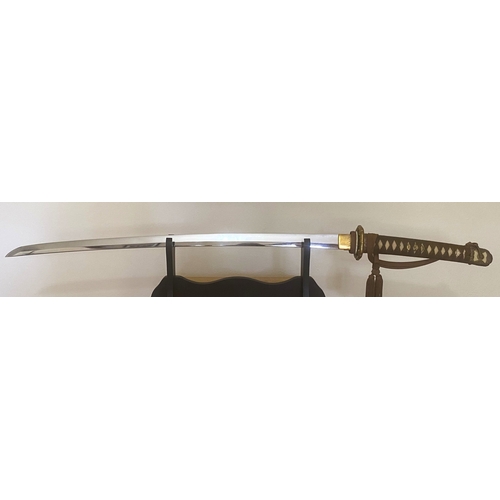106 - A Japanese Sword - An Early Shinto Katana by Kanenobu. A katana by shodai Kanenobu signed Mutsu no k... 