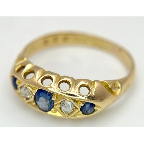 34 - AN 18K YELLOW GOLD, ANTIQUE, DIAMOND AND SAPPHIRE SET RING. 3.1G, SIZE P. TAN 2001