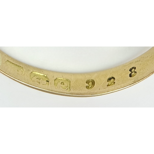 34 - AN 18K YELLOW GOLD, ANTIQUE, DIAMOND AND SAPPHIRE SET RING. 3.1G, SIZE P. TAN 2001
