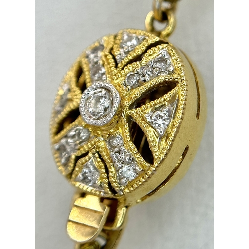 58 - A Gorgeous South Sea Pearl Necklace with a Decorative 18K Gold and Diamond Encrusted Clasp. 12/15mm ... 