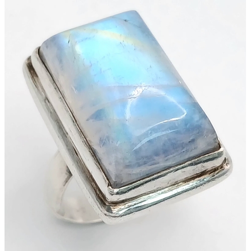 1249 - Impressive Vintage SILVER MOONSTONE RING. Comprising a Large CABOCHON MOONSTONE set in 925 SILVER. S... 