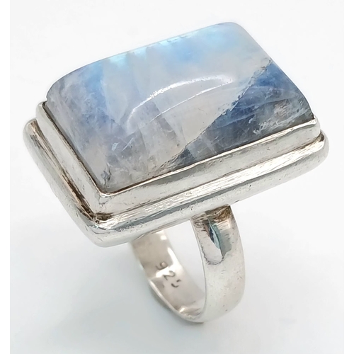 1249 - Impressive Vintage SILVER MOONSTONE RING. Comprising a Large CABOCHON MOONSTONE set in 925 SILVER. S... 