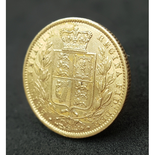 1204 - AN 1864, QUEEN VICTORIA, YOUNG HEAD, SHIELD BACK, DIE NUMBER 74. FULL SOVEREIGN COIN. 22K GOLD. 9999... 