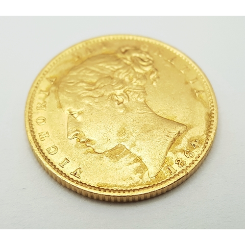 1204 - AN 1864, QUEEN VICTORIA, YOUNG HEAD, SHIELD BACK, DIE NUMBER 74. FULL SOVEREIGN COIN. 22K GOLD. 9999... 
