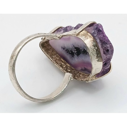 1256 - Rare and Unusual SILVER and AMETHYST RING. Having a Piece of RAW AMETHYST COMPLETE with AMETHYST CRY... 