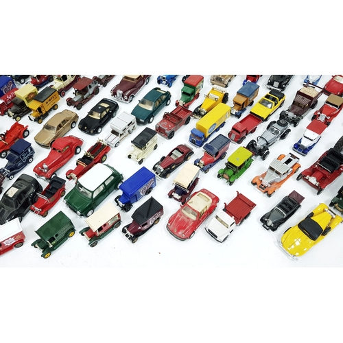 1213 - A box of loose die cast toy cars. Various makes and scales.