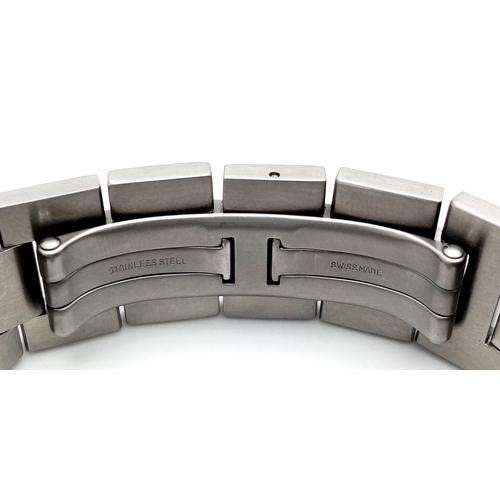 52 - A Pasha de Cartier Diamond Automatic Ladies Watch. Stainless steel bracelet and case - 36mm. Diamond... 