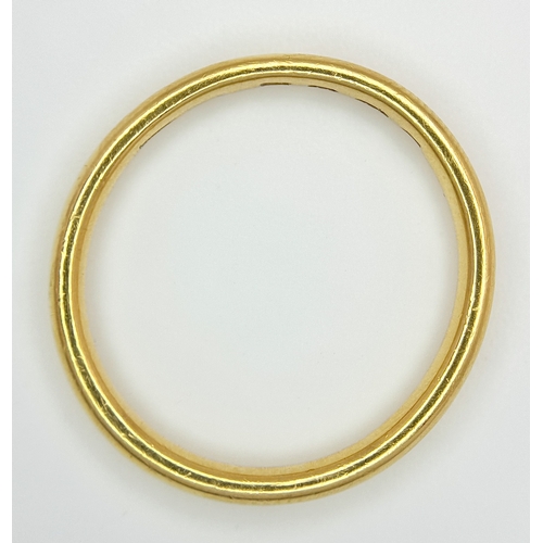 37 - A 22K Yellow Gold Wedding Band. 2.4mm Band Width, Size O. Total Weight 3.55 Grams.