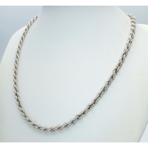25 - A Classic 925 Sterling Silver Rope Chain Necklace - 40cm Length. Features a traditional twisted rope... 