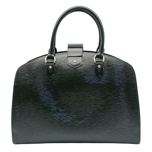 45 - A Sophisticated Louis Vuitton Black Electric Epi Leather Pont-Neuf GM Handbag. Textured patent exter... 