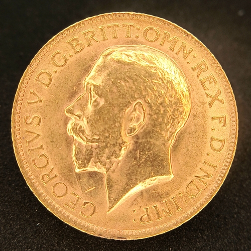 1 - A 1913 George V Full Gold Sovereign Coin. 22K Gold. EF grade.