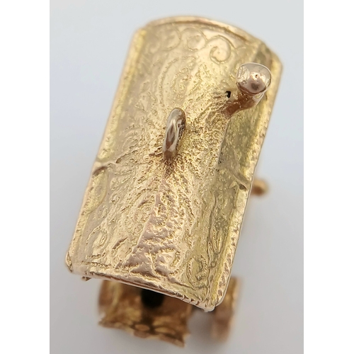 24 - A 9K Yellow Gold, Fancy Carriage Pendant/Charm - with Turning Wheels! 2.5cm. 8.35g.