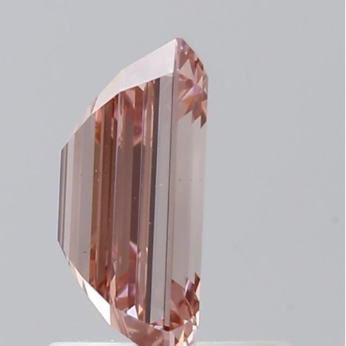 9 - A 1.25CT Emerald cut Lab-Grown Diamond. Color FANCY VIVID PINK, clarity VS1. IGI certified. Cert no:... 