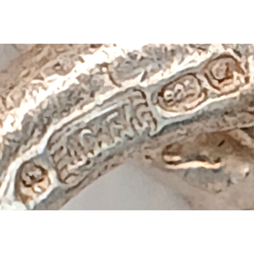 38 - A Classic 925 Sterling Silver Chain Link Bracelet - 18cm length. The bracelet has a chain link desig... 