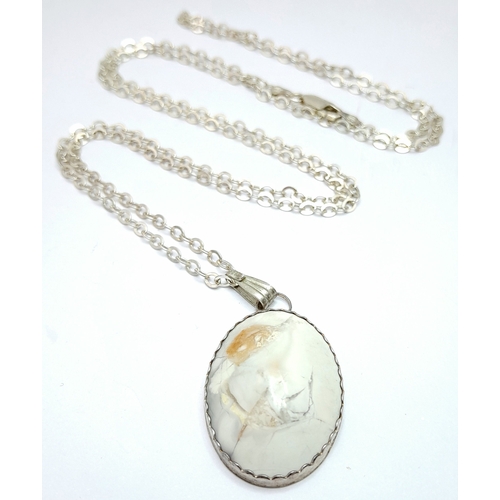 10 - A 925 Sterling Silver large jasper Stone Set Pendant Necklace - 78cm length. The necklace is fitted ... 