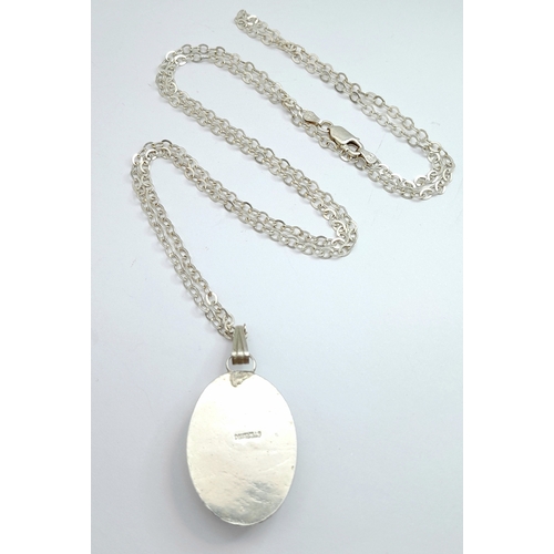 10 - A 925 Sterling Silver large jasper Stone Set Pendant Necklace - 78cm length. The necklace is fitted ... 