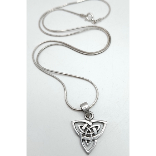 59 - A 925 Sterling Silver Celtic Trinity Knot Pendant Necklace - 46cm length. The necklace is fitted wit... 