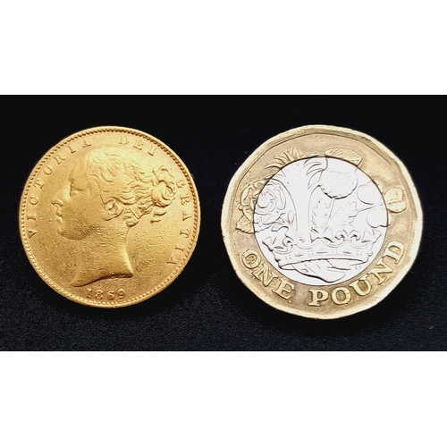 40 - AN 1869, QUEEN VICTORIA, YOUNG HEAD, SHIELD BACK, DIE NUMBER 2, FULL SOVEREIGN COIN. 22K GOLD.  C 10... 