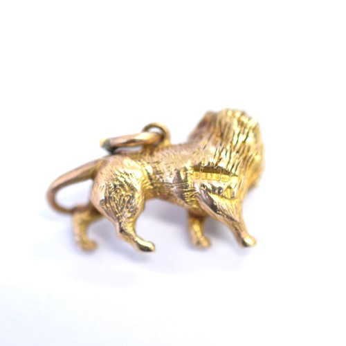 129 - Vintage 9ct solid lion charm. Measuring 19.20 x 12.30mm. Weighing 4.30g. Good condition.