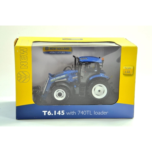 151 - Universal Hobbies Farm issue comprising 1/32 New Holland T6.145 with 740TL Tractor. Appears excellen... 