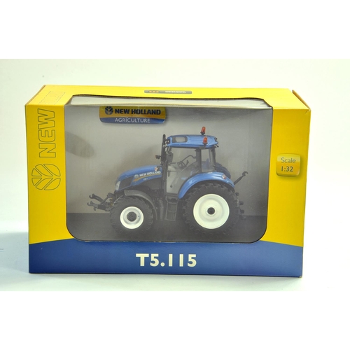 152 - Universal Hobbies Farm issue comprising 1/32 New Holland T5.115 Tractor. Appears excellent and secur... 