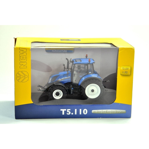 153 - Universal Hobbies Farm issue comprising 1/32 New Holland T5.110 Tractor. Appears excellent and secur... 