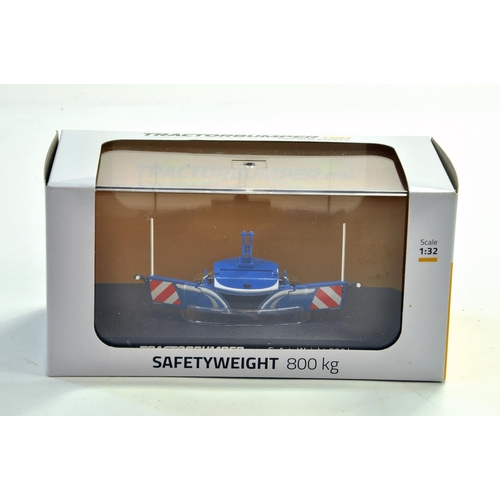 166 - Universal Hobbies Farm issue comprising 1/32 Tractorbumper in blue. Appears excellent and secured wi... 