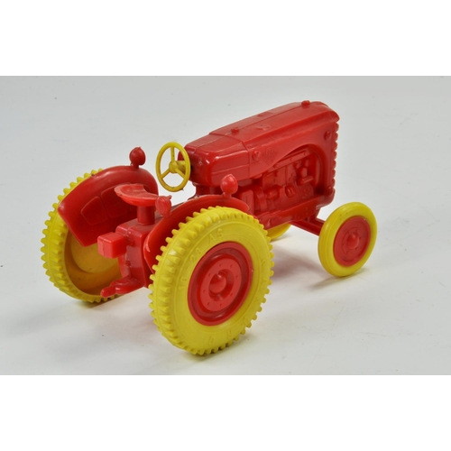 535 - Kakuro copy of Raphael Lipkin approx. 1/20 Plastic Model Farm Issue comprising Massey Harris 745 Tra... 