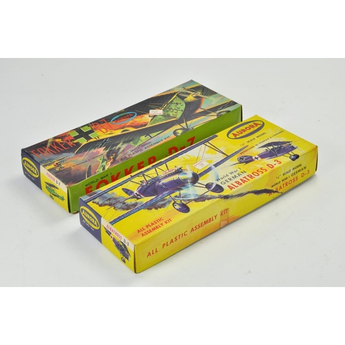 1107 - Duo of Aurora Model Kits comprising 1/4