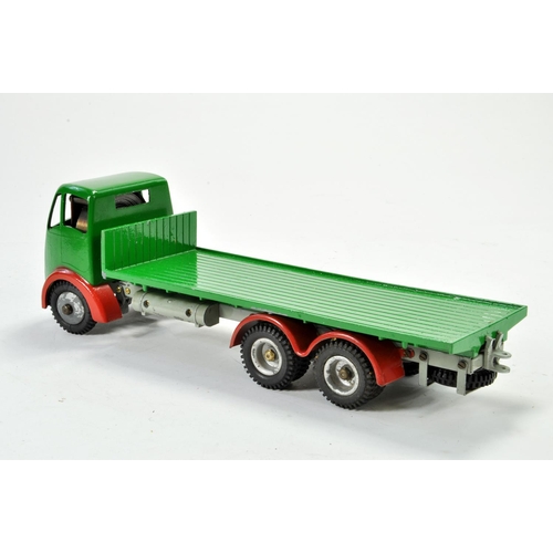 1225 - Shackleton Large Mechanical Foden Flatbed in Green with Red Trim. Mechanically maintained and displa... 