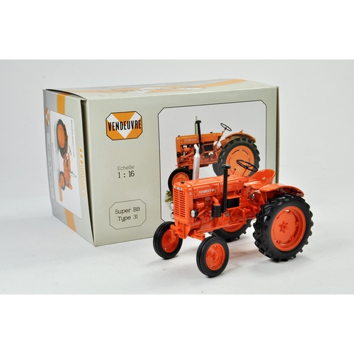 31 - Universal Hobbies 1/16 Vendeuvre Super BB Type 31 Tractor. Has been on display but appears excellent... 