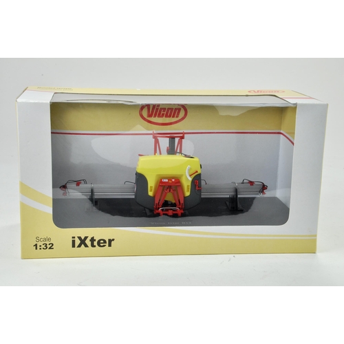 90 - Universal Hobbies 1/32 Farm issue comprising Vicon Ixter Sprayer. Excellent, box has very minor stor... 