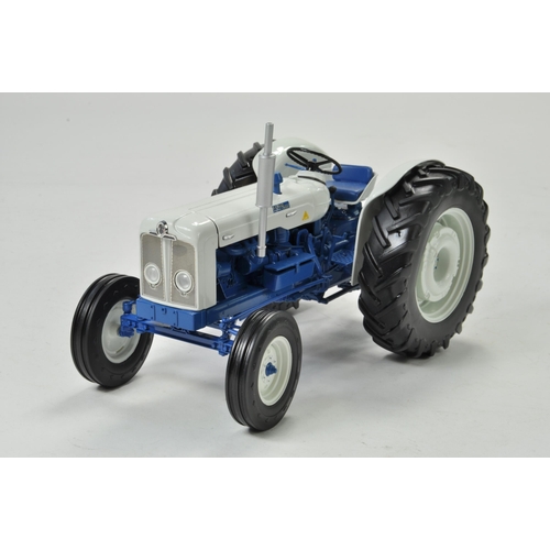 14 - Universal Hobbies 1/16 Ford 5000 (USA) Diesel Tractor. Has been on display but appears excellent wit... 