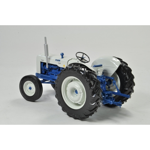 14 - Universal Hobbies 1/16 Ford 5000 (USA) Diesel Tractor. Has been on display but appears excellent wit... 