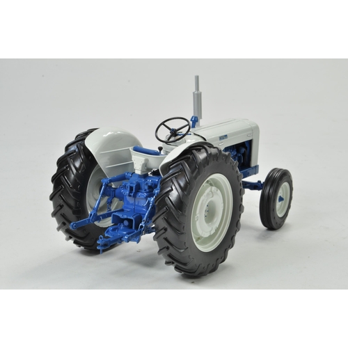 14 - Universal Hobbies 1/16 Ford 5000 (USA) Diesel Tractor. Has been on display but appears excellent wit... 