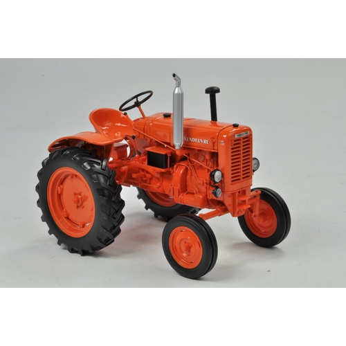 31 - Universal Hobbies 1/16 Vendeuvre Super BB Type 31 Tractor. Has been on display but appears excellent... 