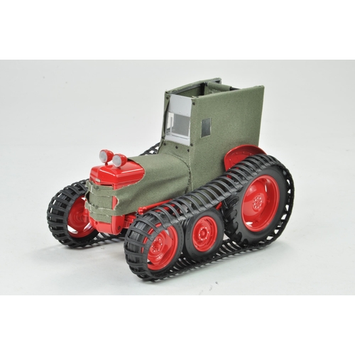 41 - Universal Hobbies 1/16 Ferguson TEA-20 Sue Tractor. Has been on display but appears excellent with o... 