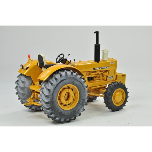 46 - Ertl 1/16 International 21256 Industrial Tractor. Has been on display but appears Excellent with ori... 