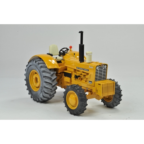 46 - Ertl 1/16 International 21256 Industrial Tractor. Has been on display but appears Excellent with ori... 