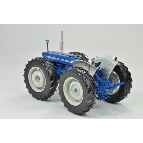 64 - Universal Hobbies 1/16 County 754 Tractor. Special Limited Edition. Has been on display but appears ... 