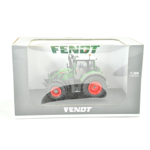 201 - Universal Hobbies 1/32 Farm issue comprising Fendt 724 Vario Tractor. Excellent, secured in box, not... 