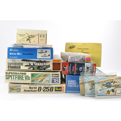 1012 - Thirteen Plastic Model Kits, including boxed and bagged issues from Airfix, Hasegawa, LDM (White Met... 